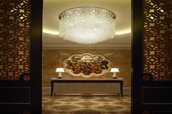Gold tones give ambience to the Shang Palace entrance.