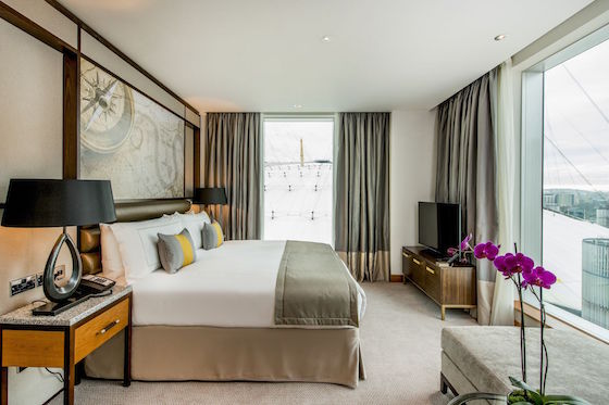The hotel features 453 guestrooms, including 59 suites