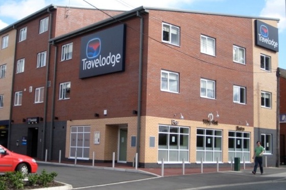 Exterior of the Travelodge Wakefield Hotel, located in Wakefield, England. Photo by Mike Kirby/CC 