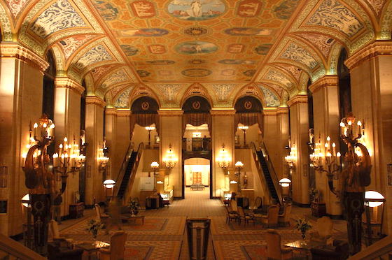 The lobby of the Palmer House Hilton in Chicago | Goldwin Guenther via Flickr
