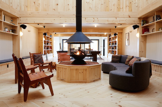 The library at Scribner's Catskill Lodge