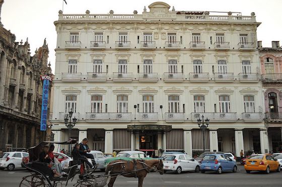 Hotel Inglaterra in Havana/davsot via Flickr